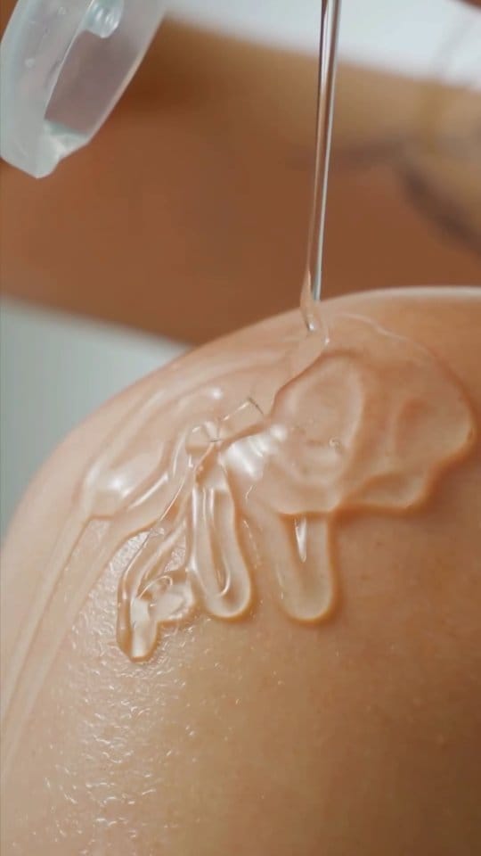 Post 5 by Kosmetik4less on Instagram (video)