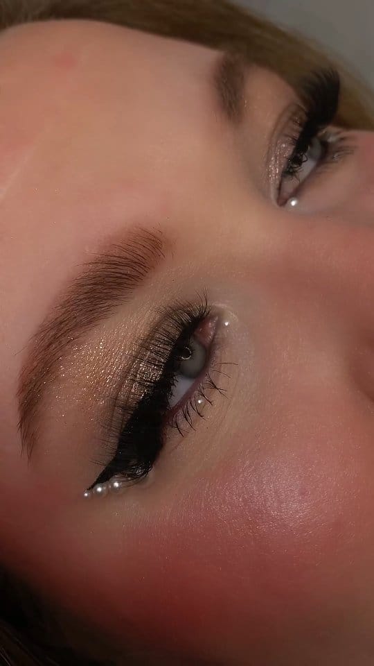 Post 3 by Kosmetik4less on Instagram (video)