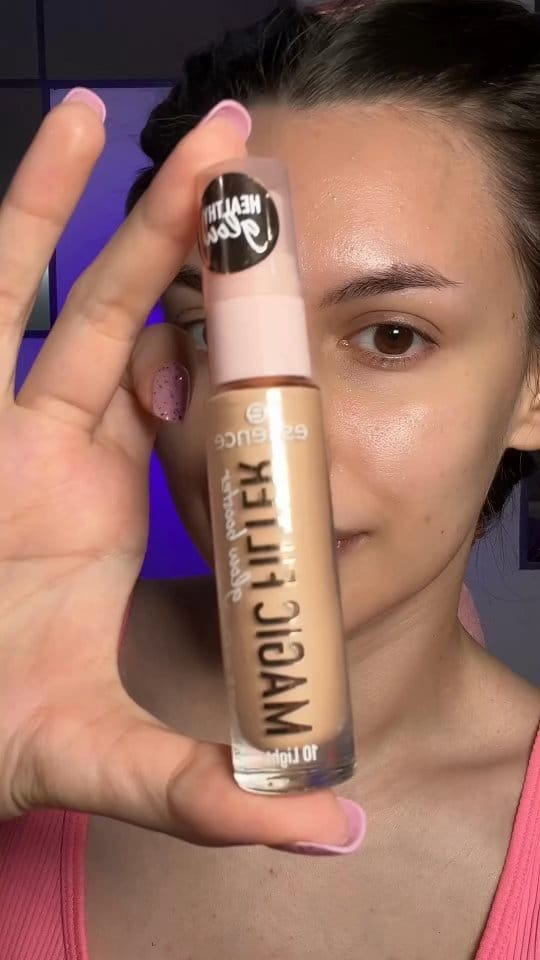 Post 7 by Kosmetik4less on Instagram (video)