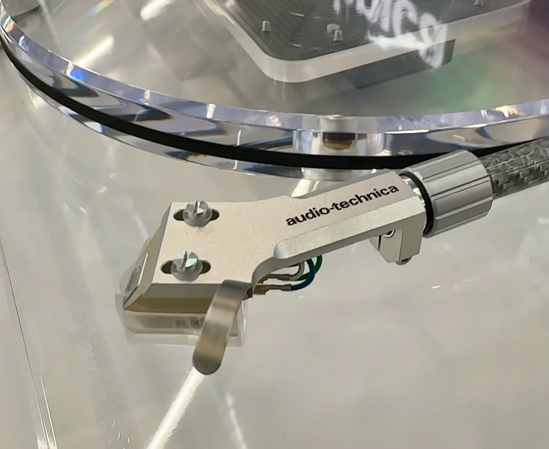 Post 8 by HiFi im Hinterhof on Instagram (carousel)