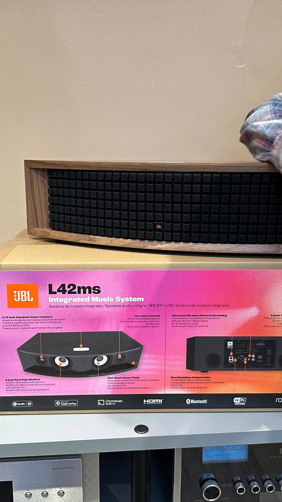 Post 10 by HiFi im Hinterhof on Instagram (video)