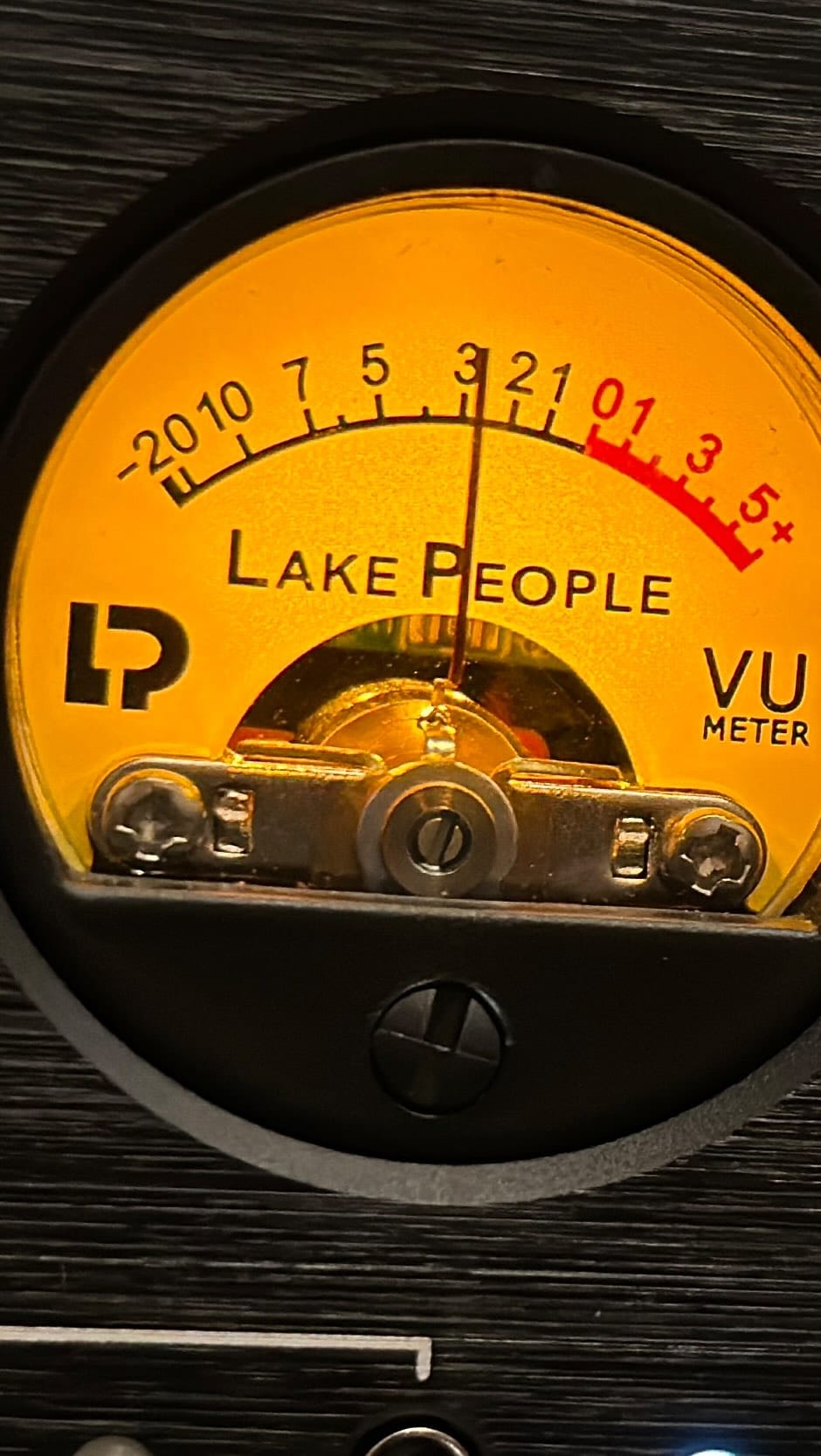 Post 4 by HiFi im Hinterhof on Instagram (video)