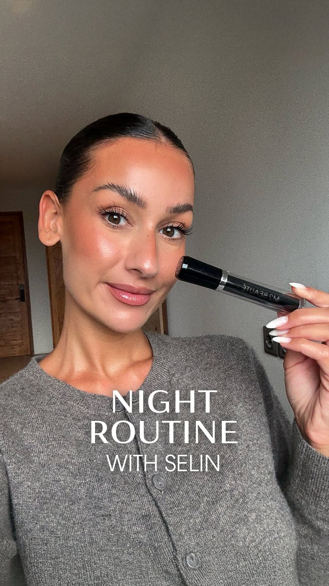 Post 10 by M2 BEAUTÉ Cosmetics on Instagram (video)