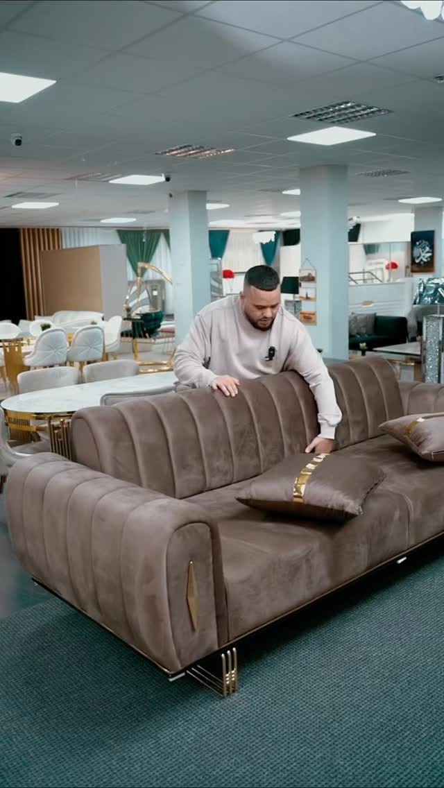 Post 8 by Mal AL Sham Möbel on Instagram (video)