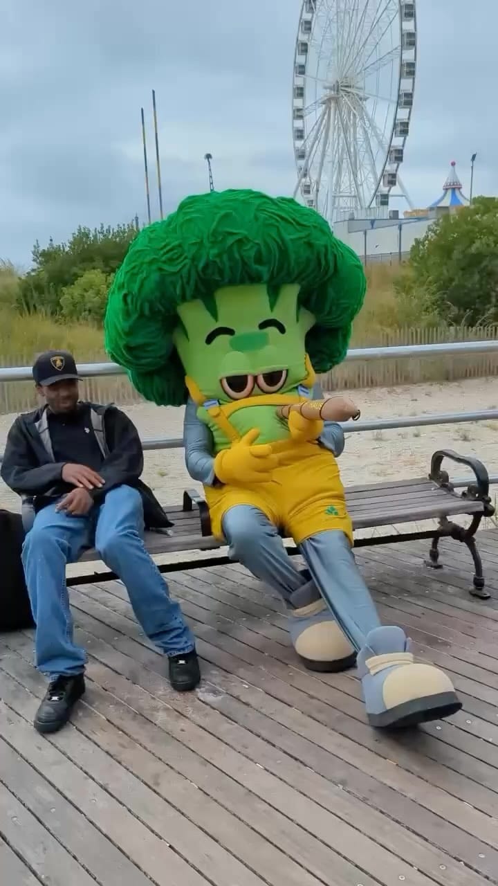 Post 4 by Twisted Harlem on Instagram (video)