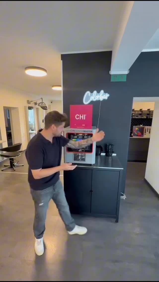 Post 1 by Ihr Friseur Kamin on Instagram (video)