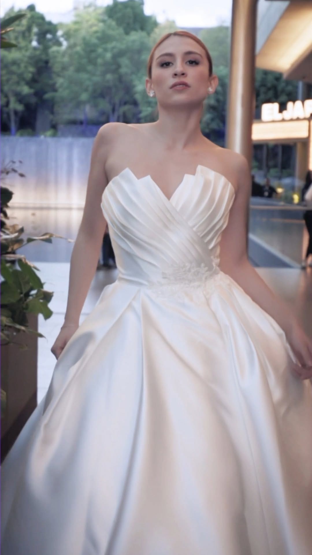 Post 6 by Essence Novias | Vestidos de Novia on Instagram (video)