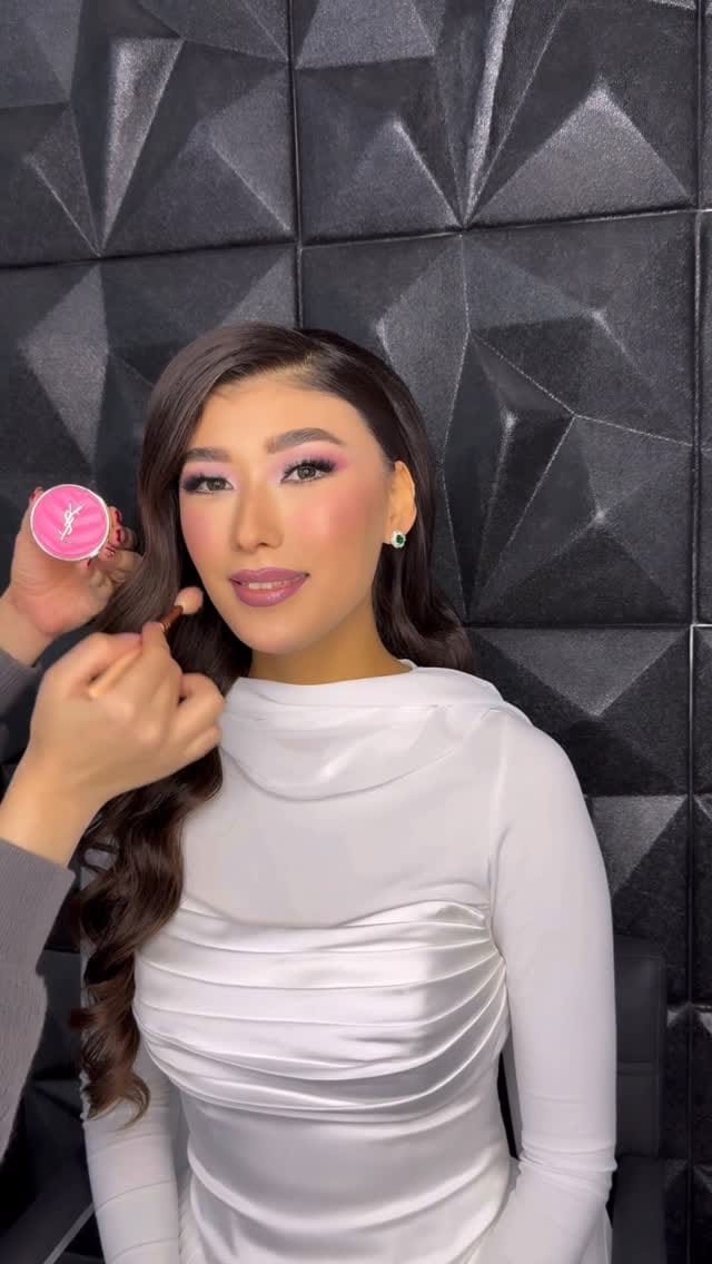 Post 3 by Pro Makeup Artist & Hairstylist on Instagram (video)