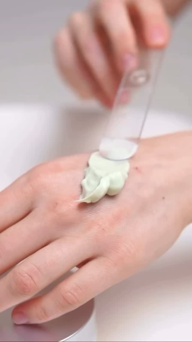 Post 3 by The Essence of Beauty on Instagram (video)