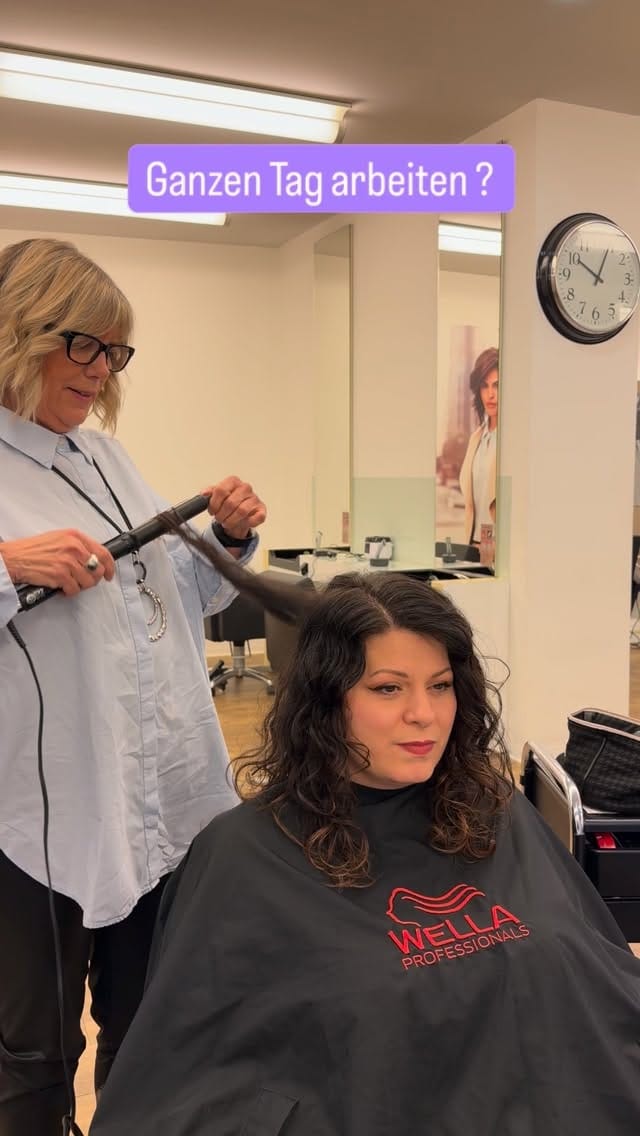 Post 1 by Friseur Jessica Scheler on Instagram (video)