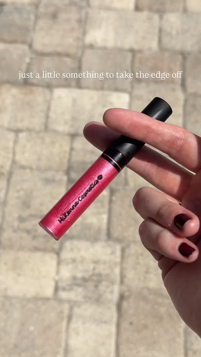 Post 7 by McKenna Cosmetics on Instagram (video)