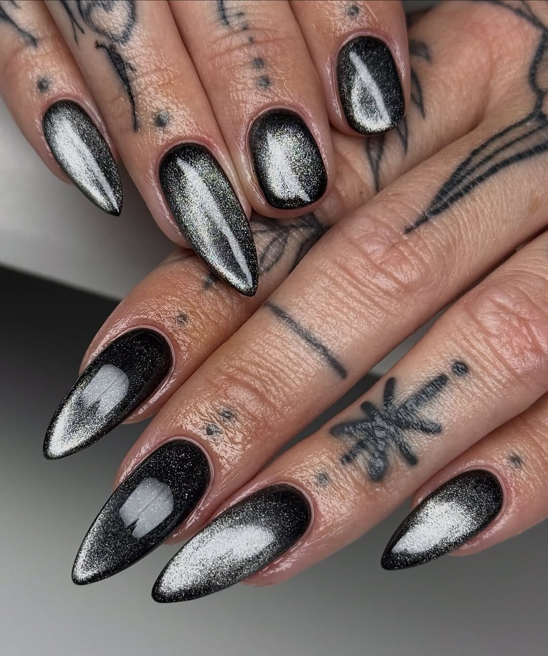Post 8 by JUSTNAILS GbR on Instagram (image)
