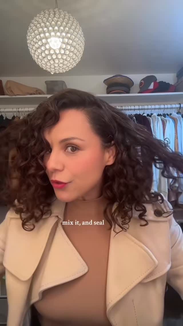 Post 6 by Vera Mona® on Instagram (video)