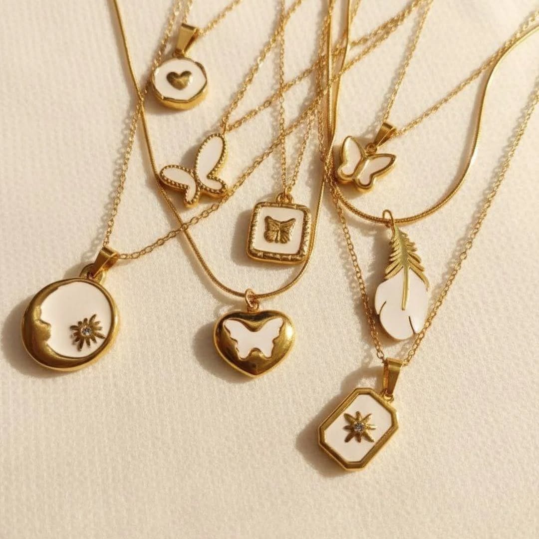 Post 5 by Essence. Accessories on Instagram (carousel)