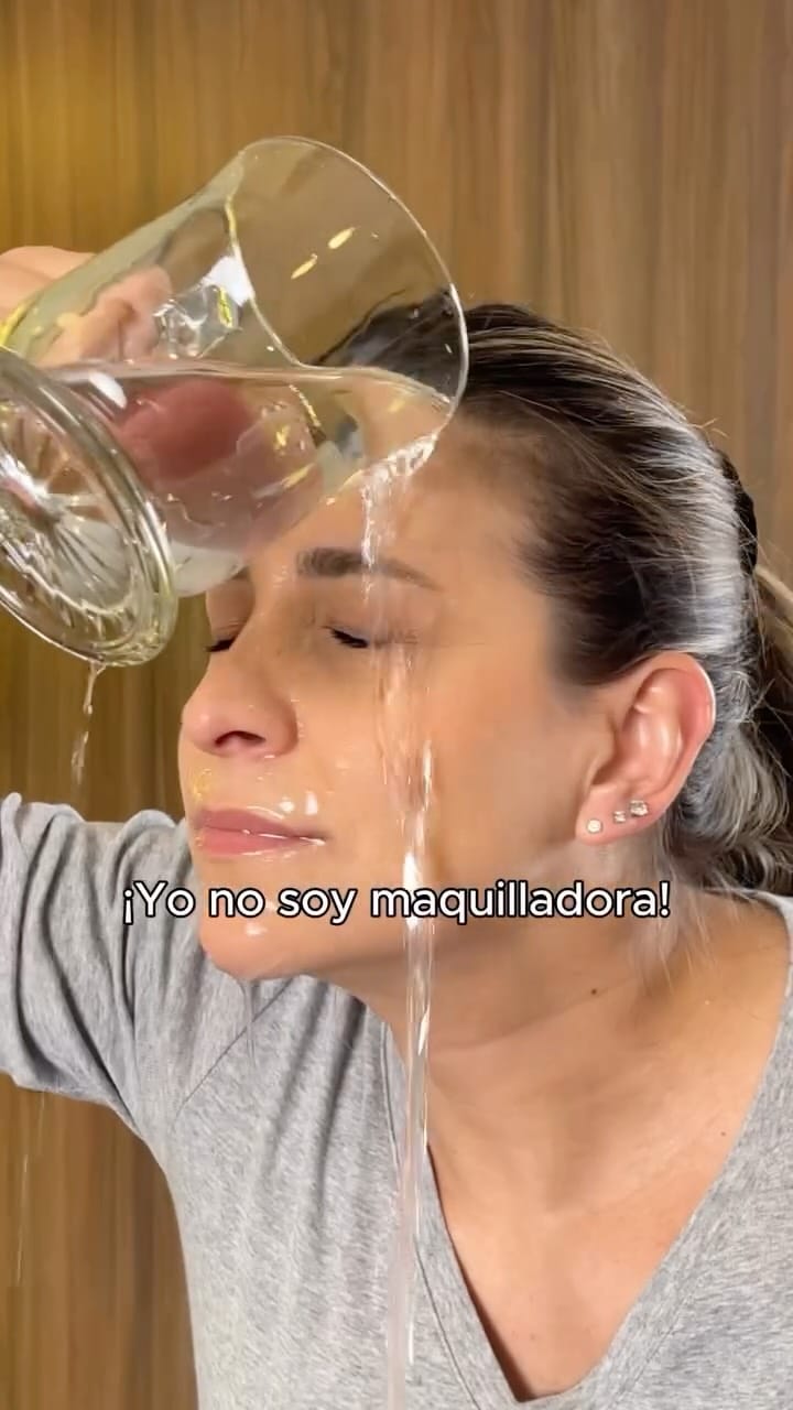 Post 2 by KRYOLAN COLOMBIA on Instagram (video)