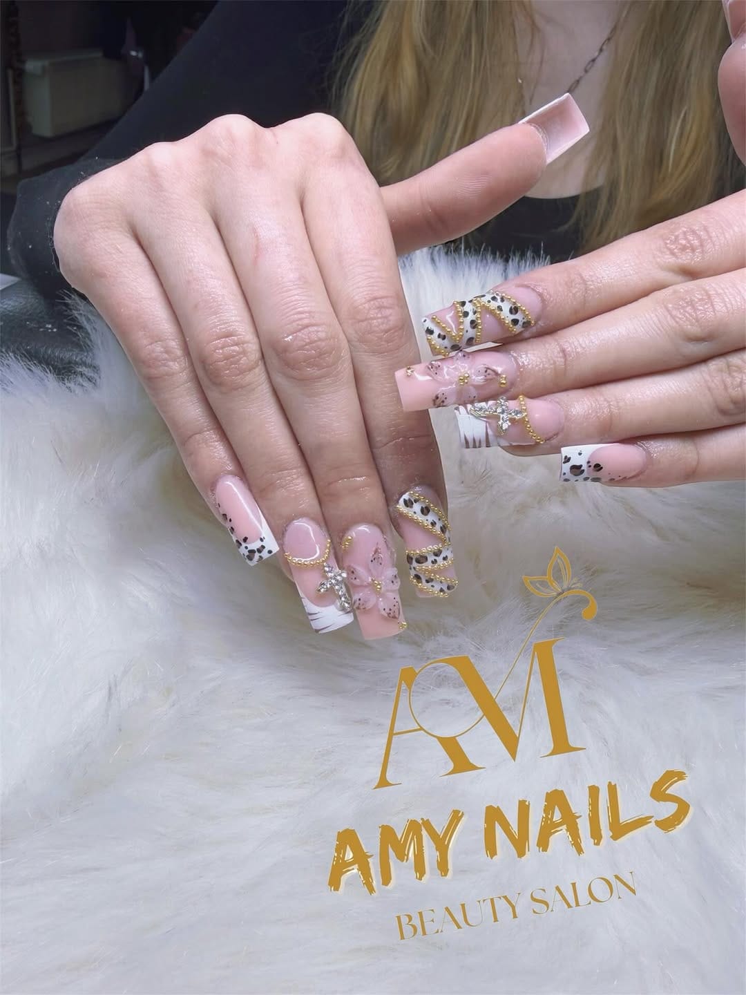 Post 1 by Amy Nails on Instagram (image)
