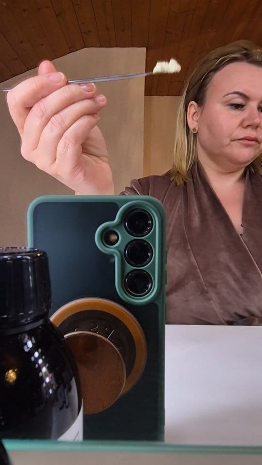 Post 3 by 𝐀𝐍𝐍𝐄𝐓𝐓𝐄 𝐇𝐎𝐋𝐙𝐁𝐀𝐔𝐑 on Instagram (video)