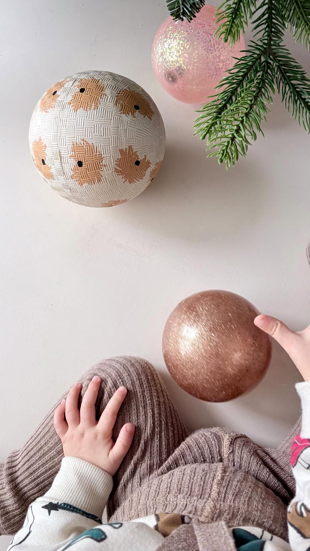 Post 5 by Sundays kids on Instagram (video)