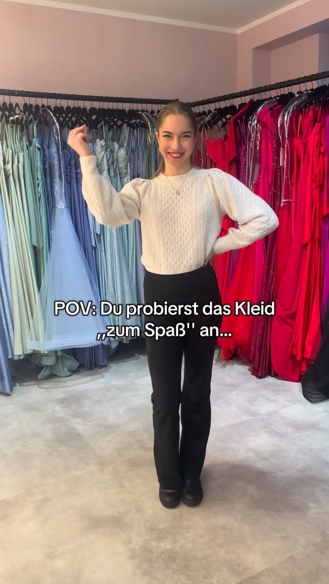 Post 6 by Bonnie Blush on Instagram (video)