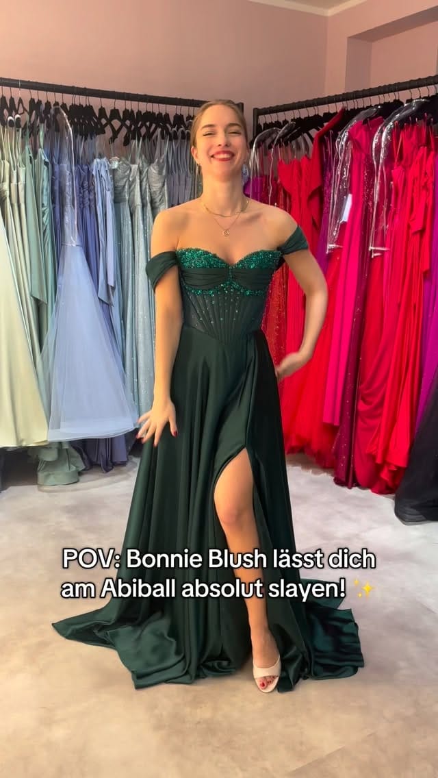 Post 2 by Bonnie Blush on Instagram (video)