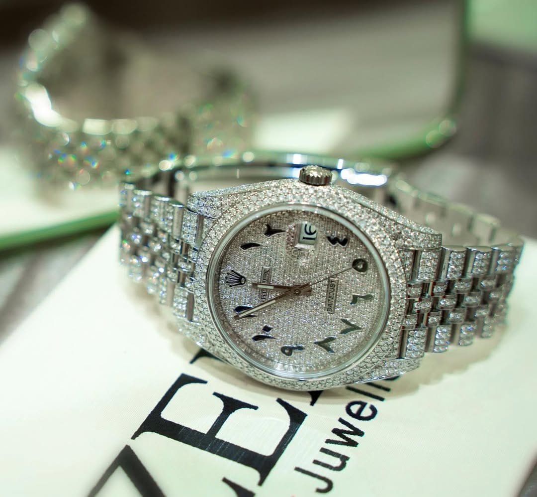 Post 8 by Juwelier ZERO on Instagram (carousel)