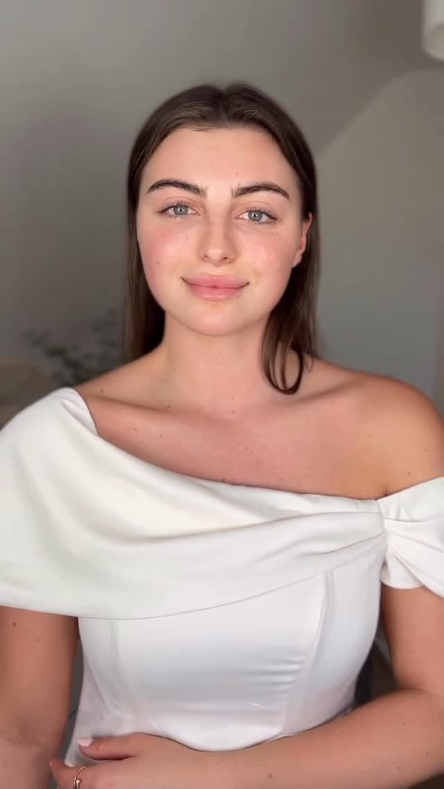 Post 6 by Make up by Lisa Ferah on Instagram (video)