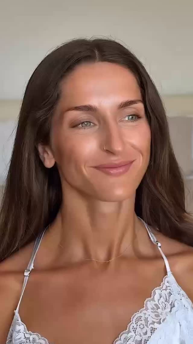 Post 4 by Make up by Lisa Ferah on Instagram (video)