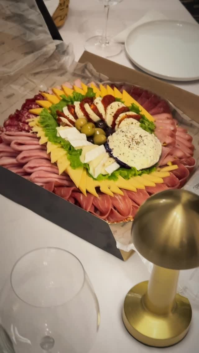 Post 3 by Juancito Mercado on Instagram (video)