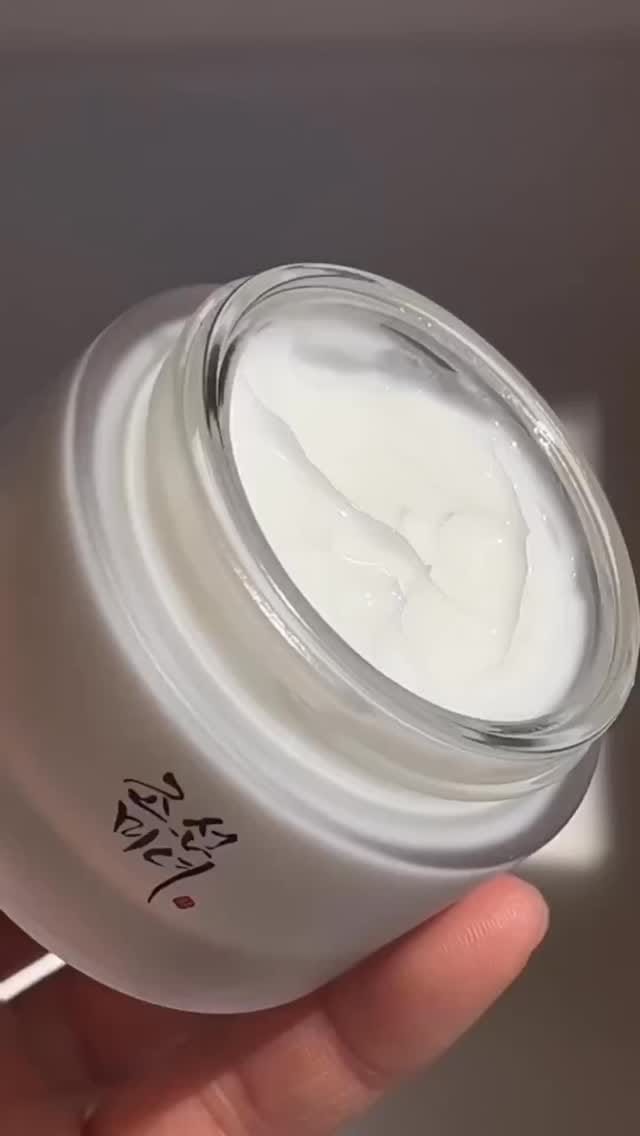 Post 10 by Catwalk on Instagram (video)
