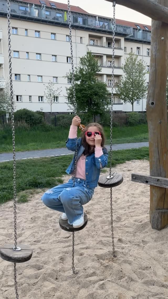 Post 3 by ELLA on Instagram (video)