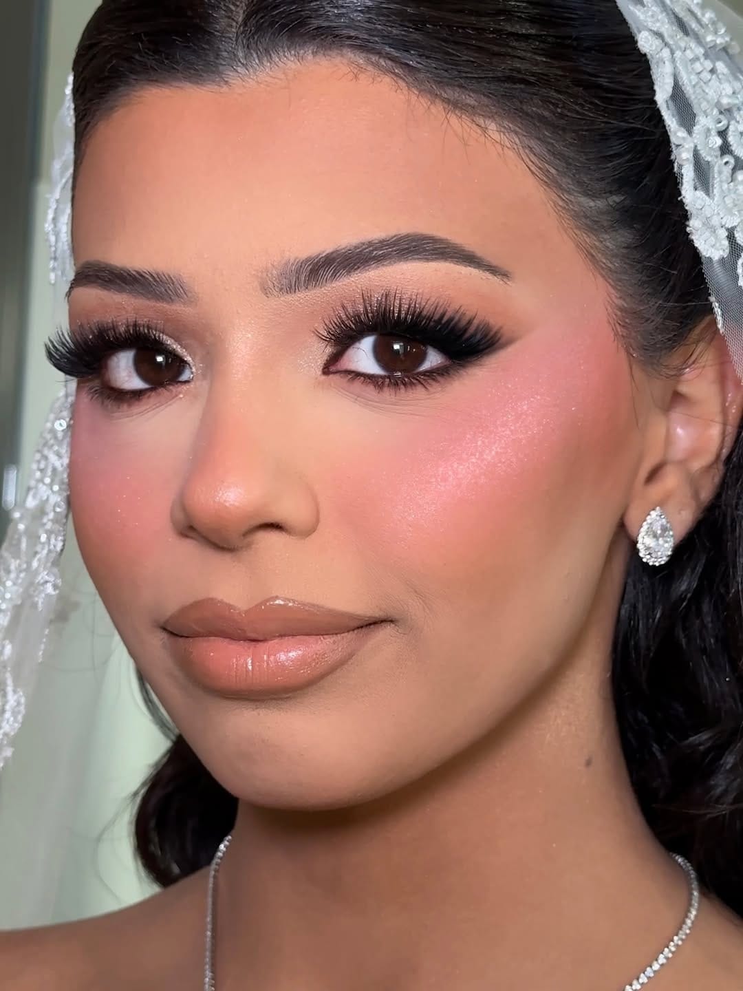 Post 1 by Mabellabeauté Make-Up Artist in Hamburg🇩🇪 on Instagram (image)