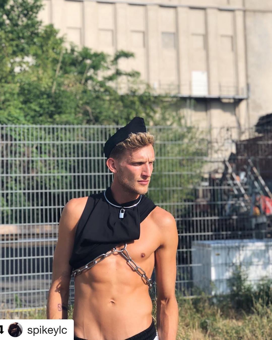 Post 5 by GRIFF.Berlin on Instagram (image)