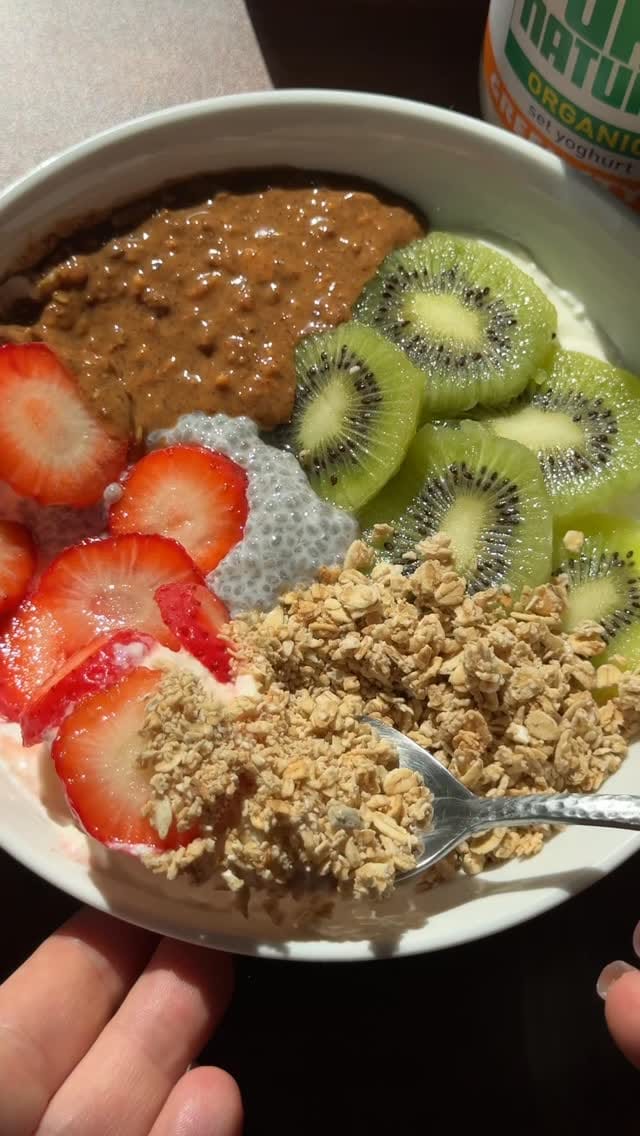 Post 5 by Milk & More on Instagram (video)