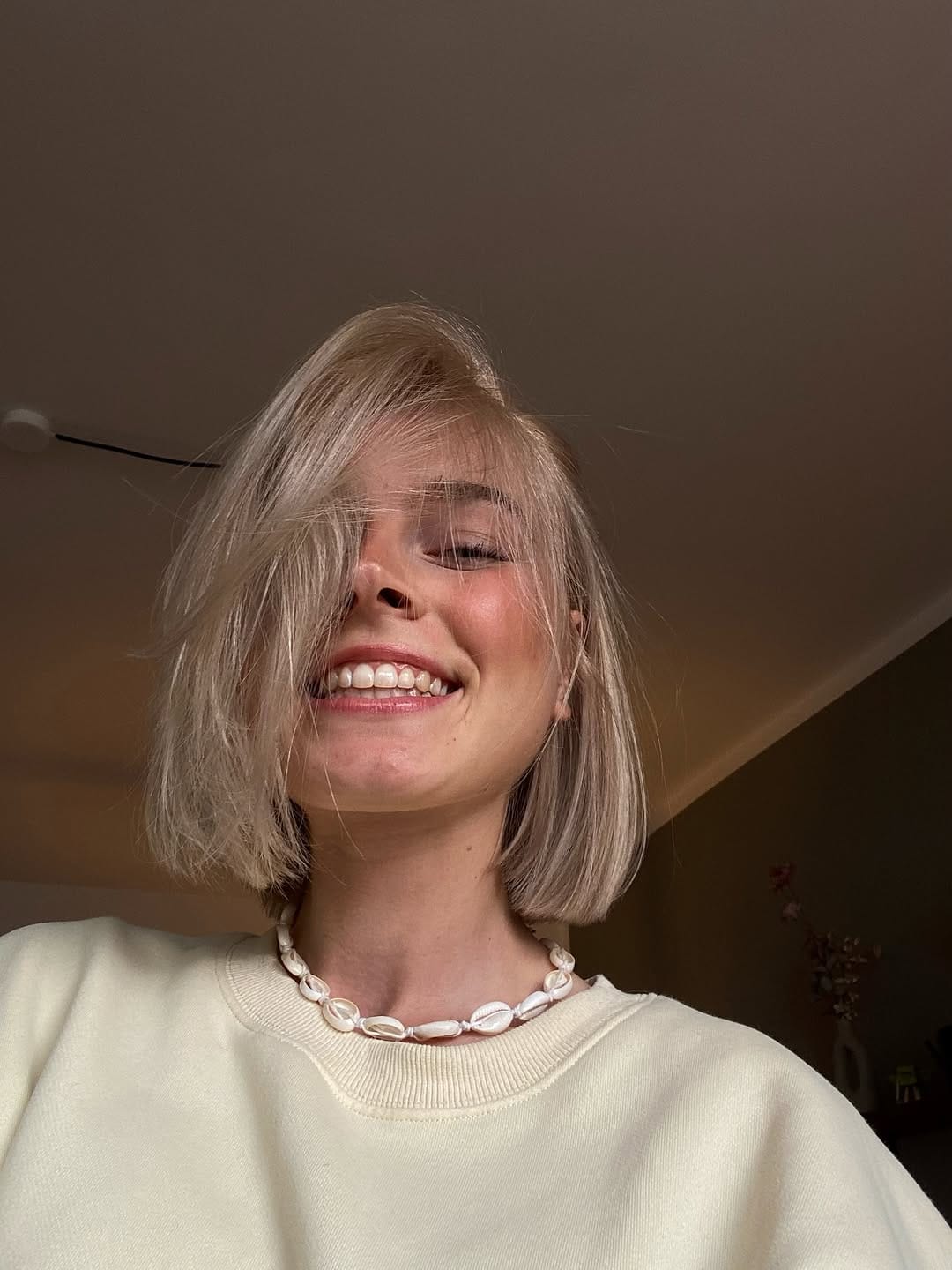 Post 8 by LEONI | GNTM‘24 on Instagram (carousel)