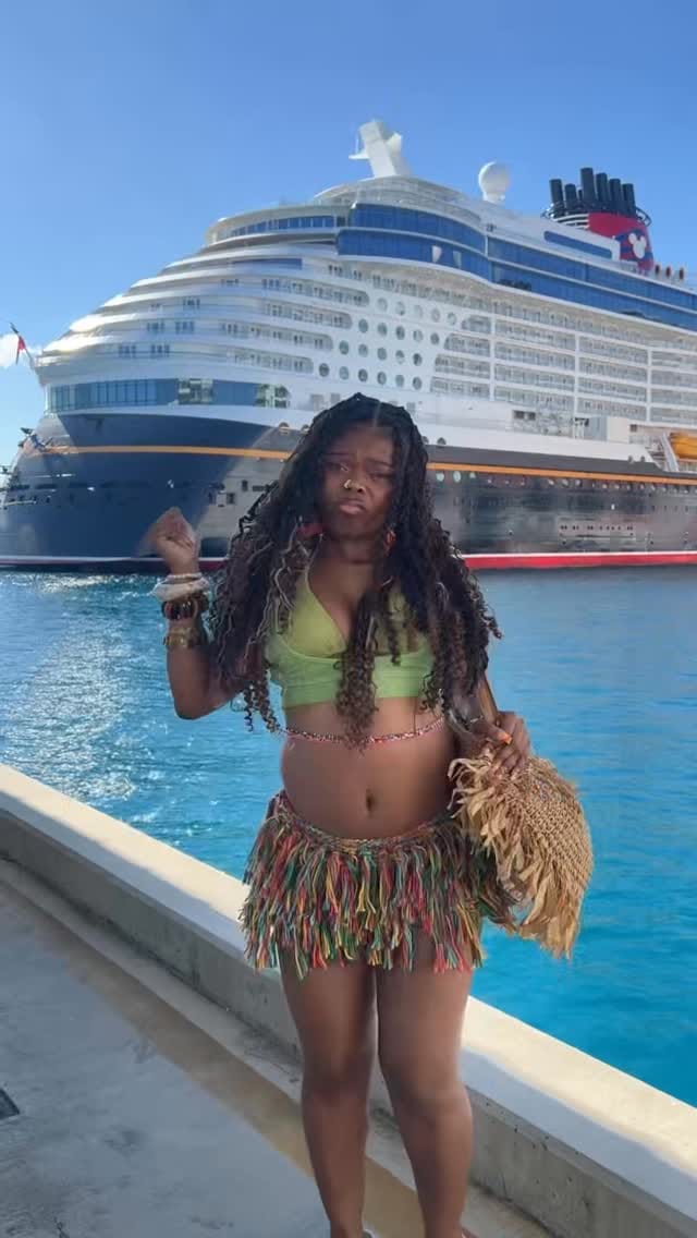Post 3 by Janei Dortilus on Instagram (video)