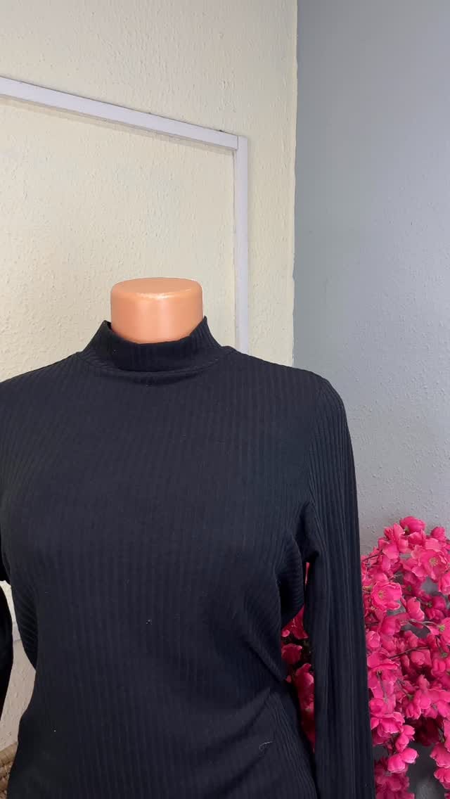 Post 6 by PLUSSIZE THRIFT VENDOR on Instagram (video)