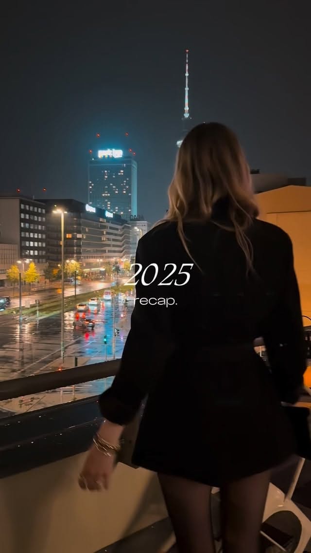 Post 2 by Eva Bloss on Instagram (video)