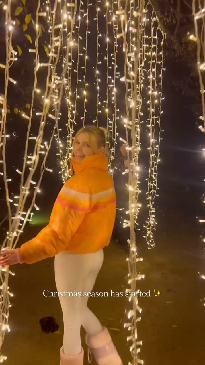 Post 5 by Eva Bloss on Instagram (video)