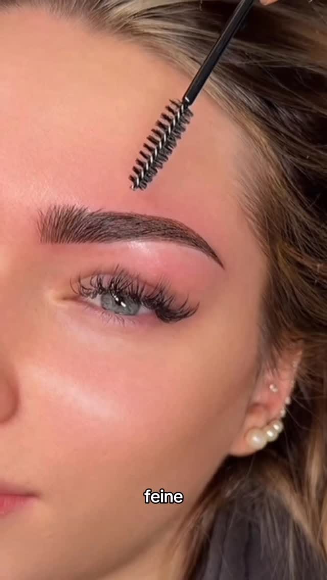 Post 1 by 𝑴𝑬𝑳𝑰𝑺𝑺𝑰𝑴𝑨  𝐵𝑒𝑎𝑢𝑡𝑦 on Instagram (video)