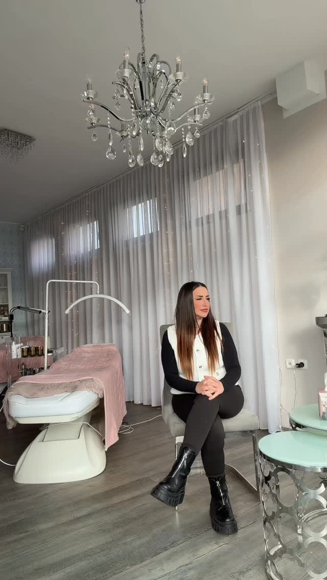 Post 6 by 𝑴𝑬𝑳𝑰𝑺𝑺𝑰𝑴𝑨  𝐵𝑒𝑎𝑢𝑡𝑦 on Instagram (video)