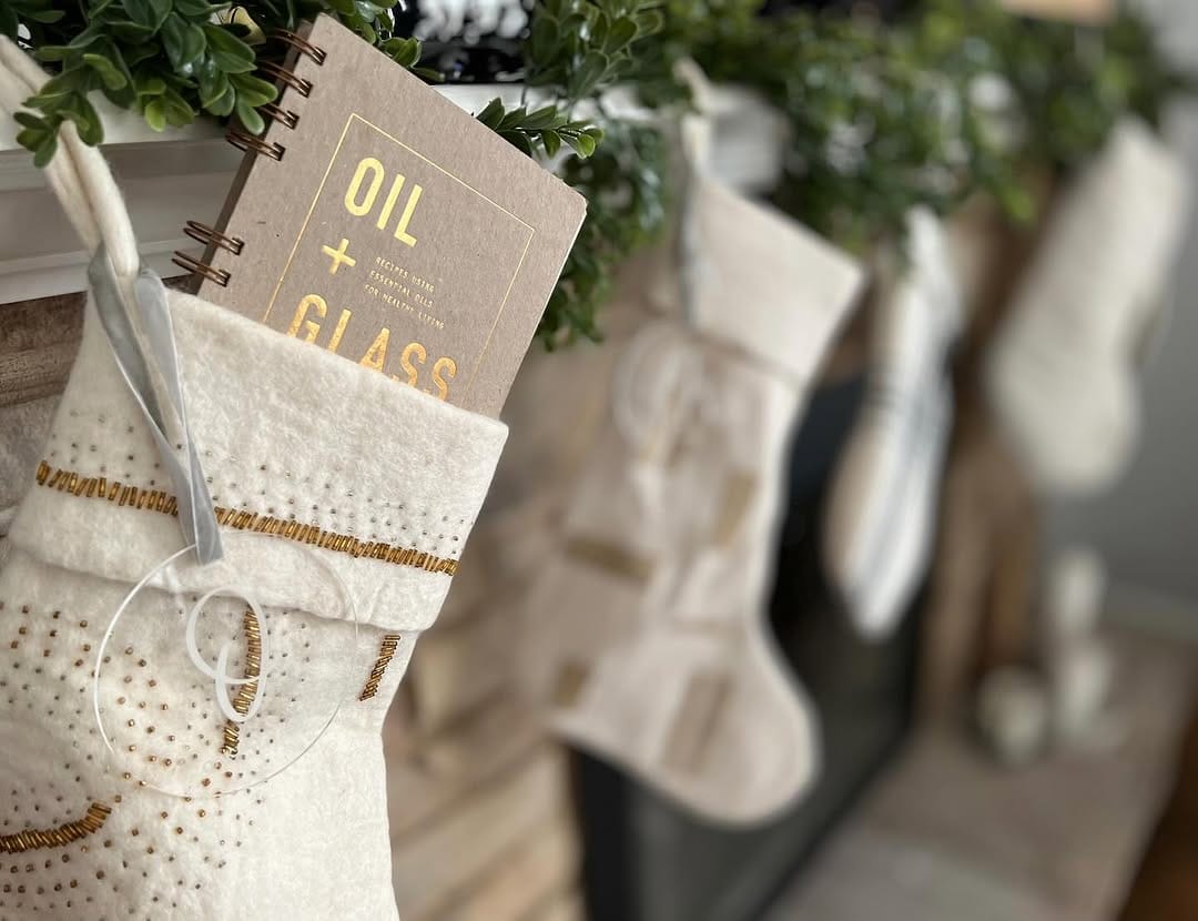 Post 3 by O I L + G L A S S on Instagram (image)