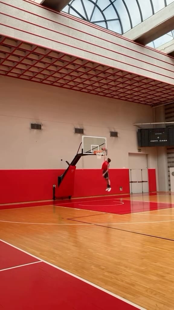 Post 2 by valentin on Instagram (video)