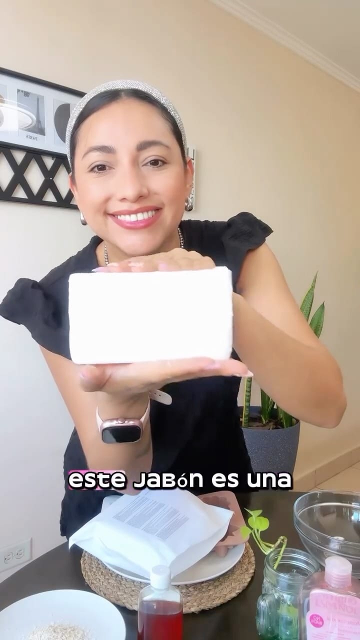 Post 6 by Essencetics | Soap Base | Essential Oils | DIY on Instagram (video)