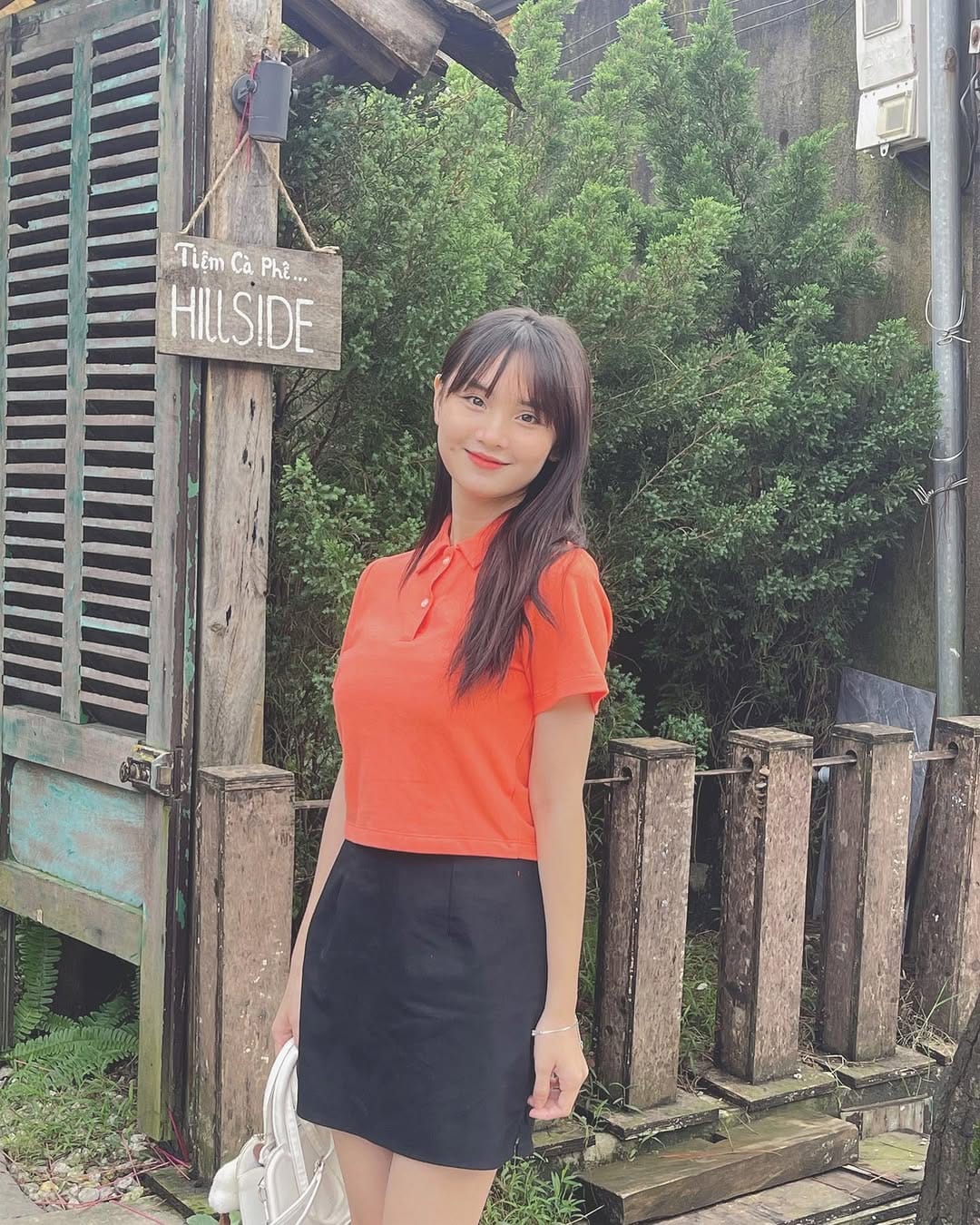 Post 1 by The Cosmo Vietnam on Instagram (image)