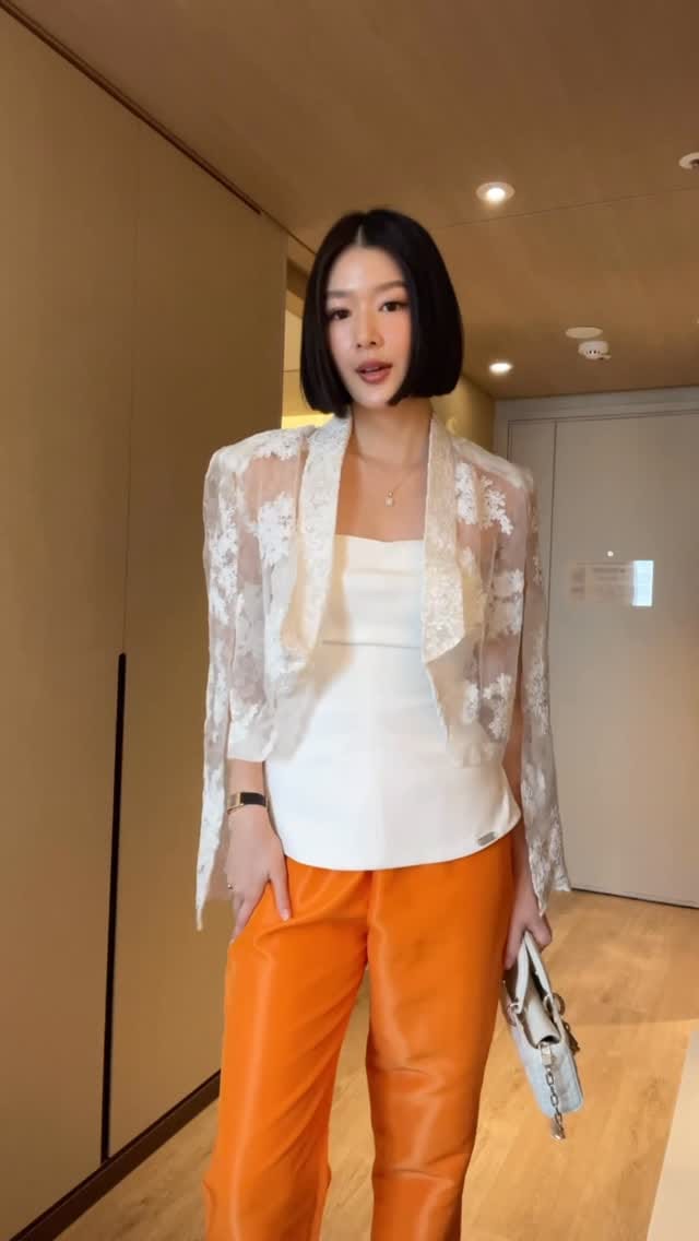Post 4 by Gheslin Amal on Instagram (video)