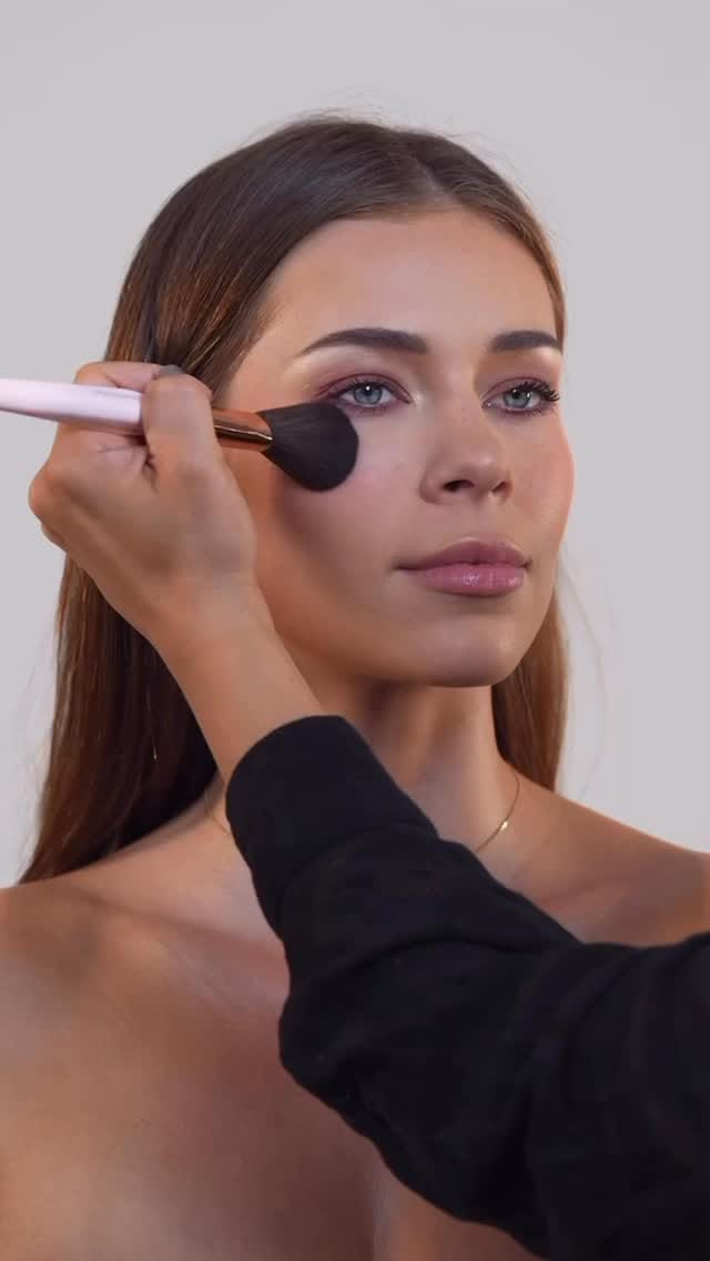 Post 8 by Viktoria Sonntag - Model Dubai on Instagram (video)