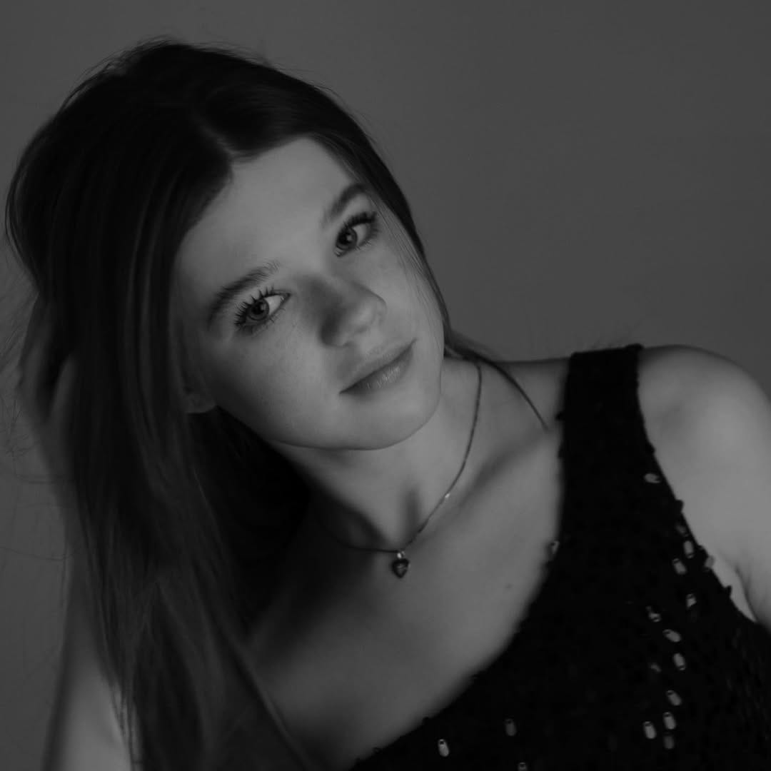 Post 7 by Elena Thomsen on Instagram (image)