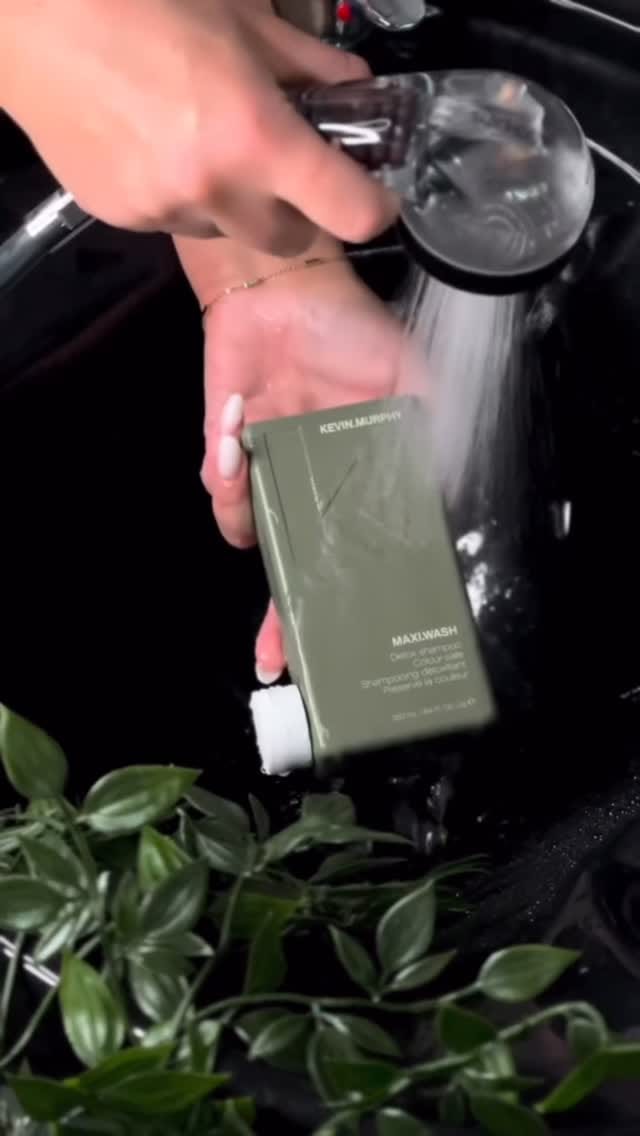 Post 1 by KEVIN.MURPHY Germany on Instagram (video)