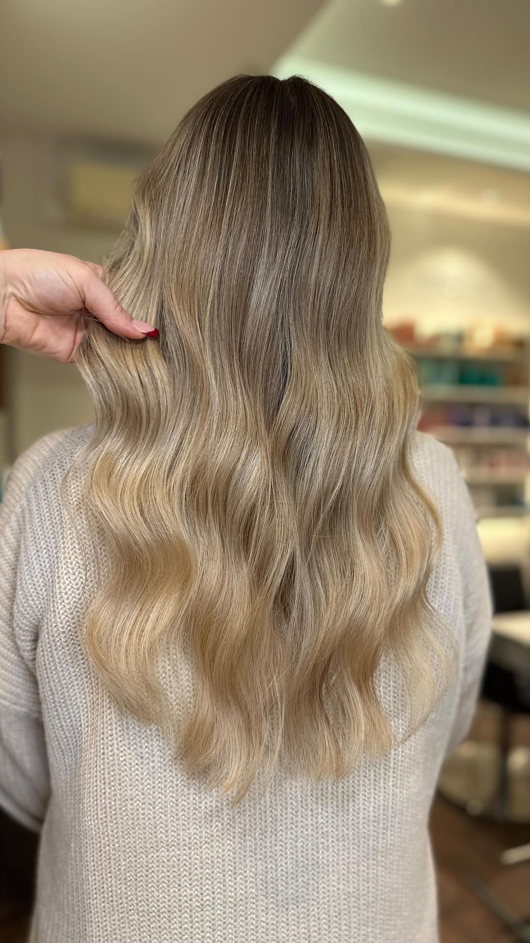 Post 6 by Balayage•Extensions•Kosmetik on Instagram (video)