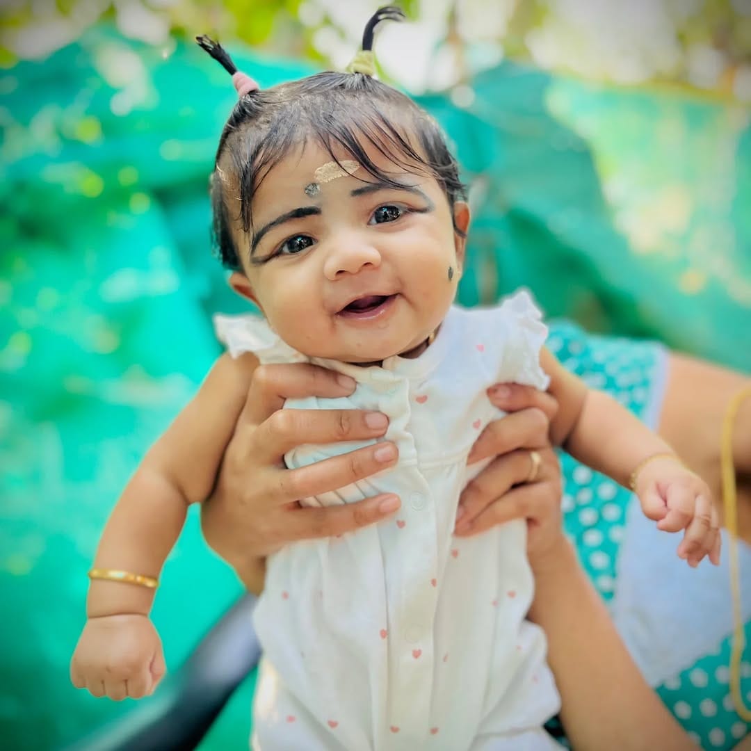Post 9 by LITTLE BLOUMS | Baby Dresses & New Born Essential Items on Instagram (image)
